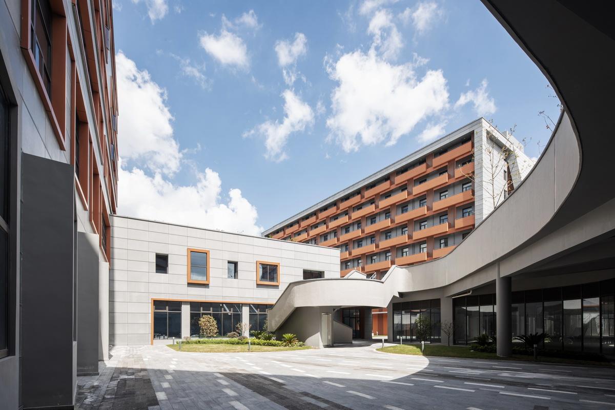 上海托马斯实验学校——一座走班制的人文科技校园 / 同济大学建筑设计研究院