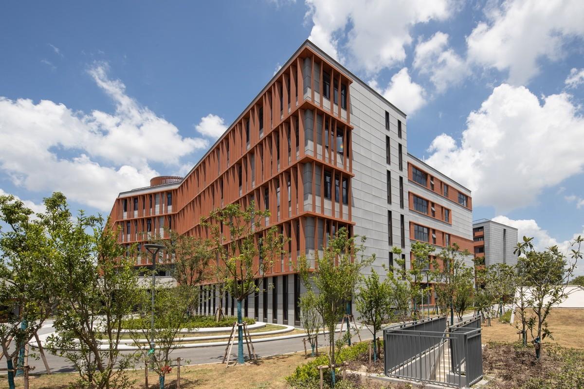 上海托马斯实验学校——一座走班制的人文科技校园 / 同济大学建筑设计研究院