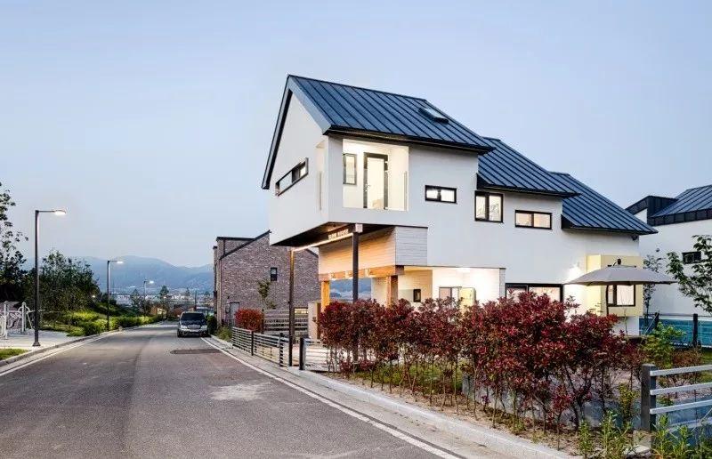 山脚阶梯住宅：为行进者打开视野 | 抄绘