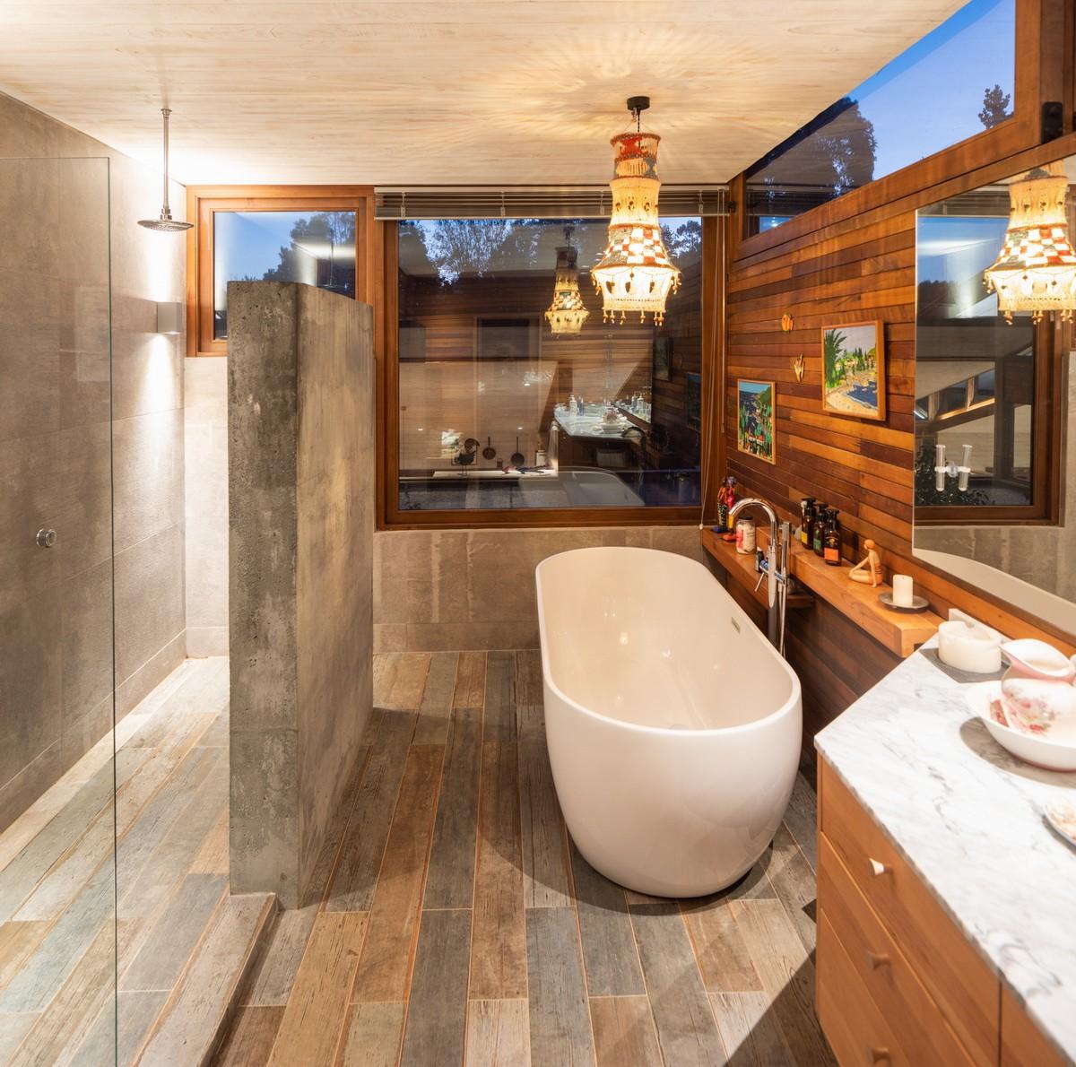 一抹暖色，隐于青葱：智利RH别墅 / Julio Zegers Arquitectos