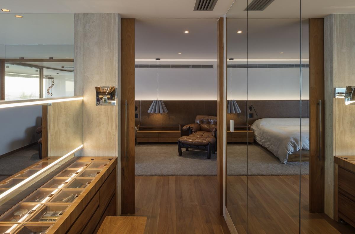 屋顶”浪花“，对望大西洋：巴西波浪住宅 / Mareines Arquitetura