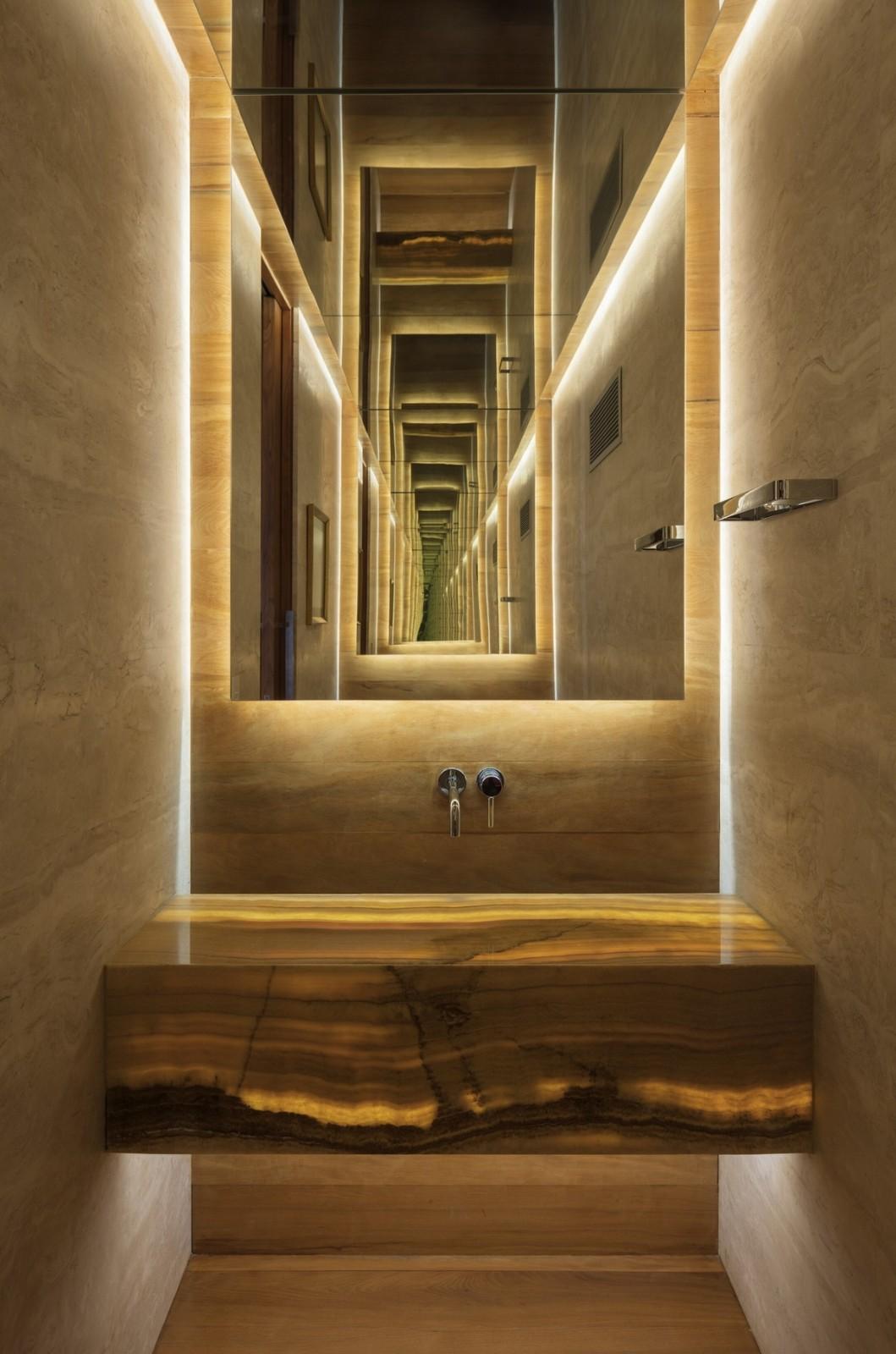 屋顶”浪花“，对望大西洋：巴西波浪住宅 / Mareines Arquitetura
