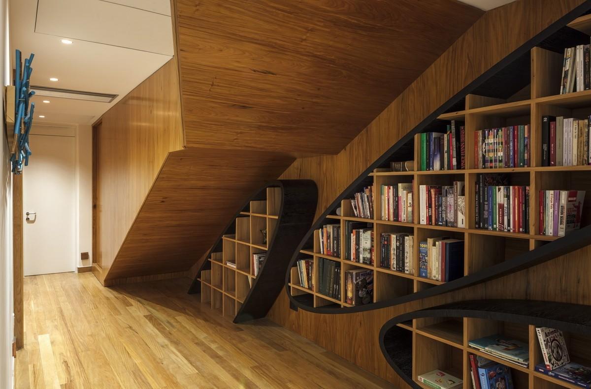 屋顶”浪花“，对望大西洋：巴西波浪住宅 / Mareines Arquitetura