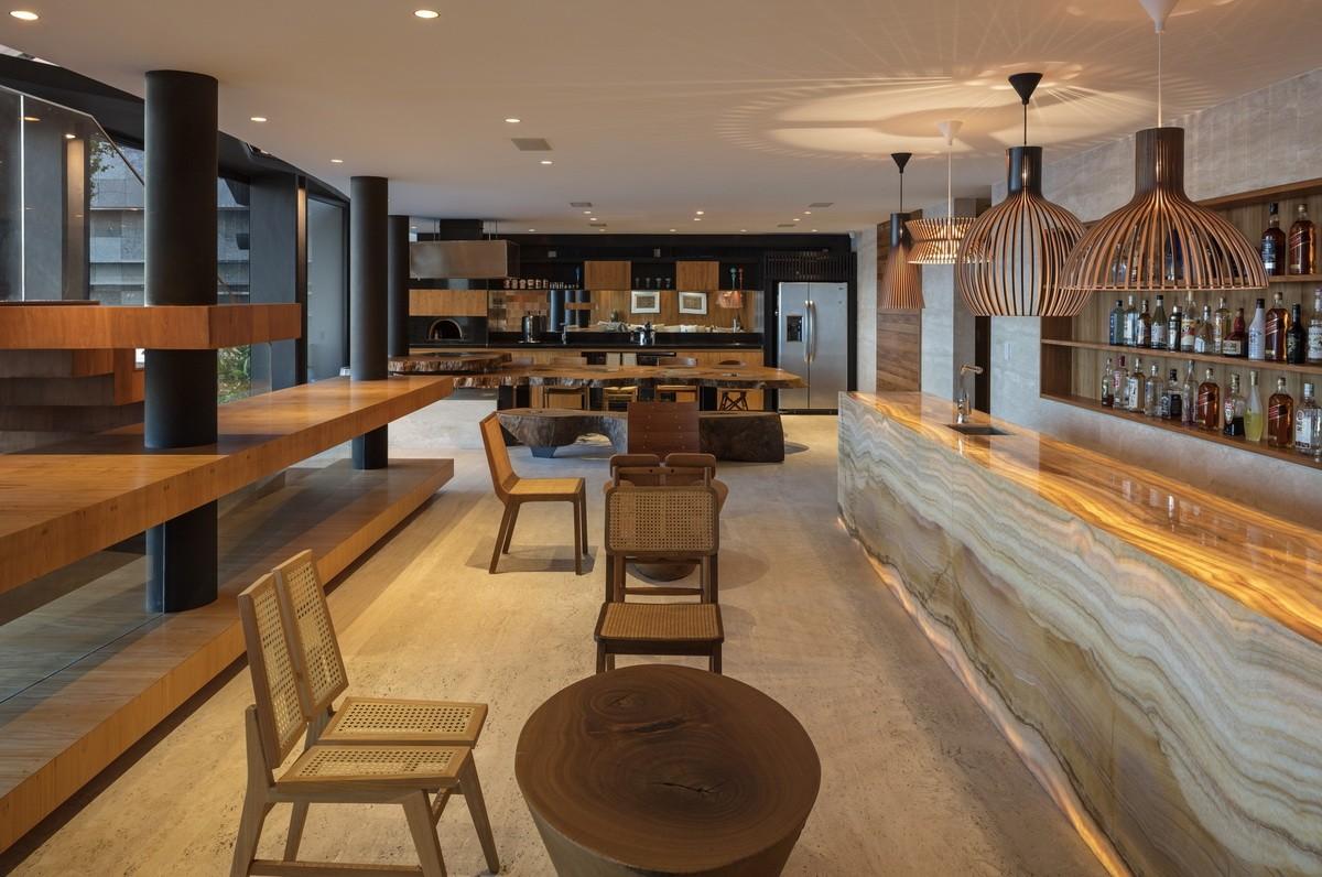 屋顶”浪花“，对望大西洋：巴西波浪住宅 / Mareines Arquitetura