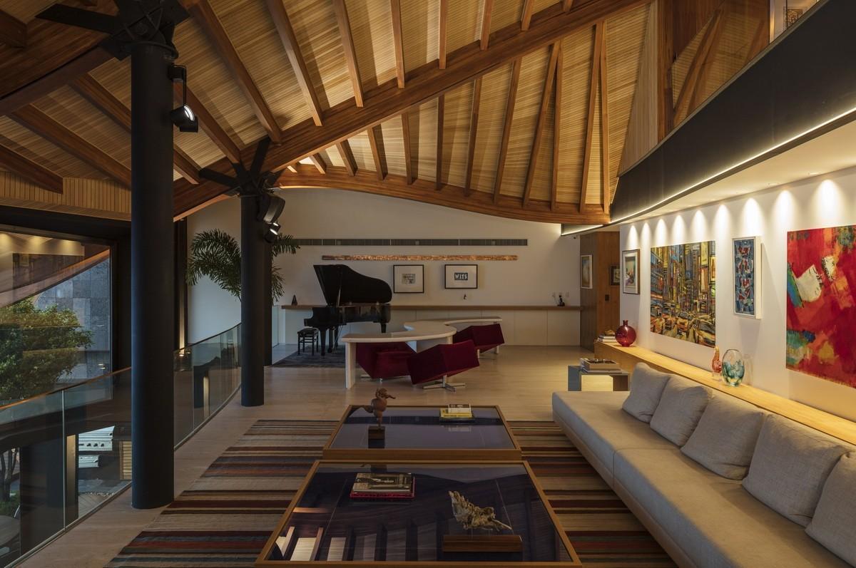 屋顶”浪花“，对望大西洋：巴西波浪住宅 / Mareines Arquitetura