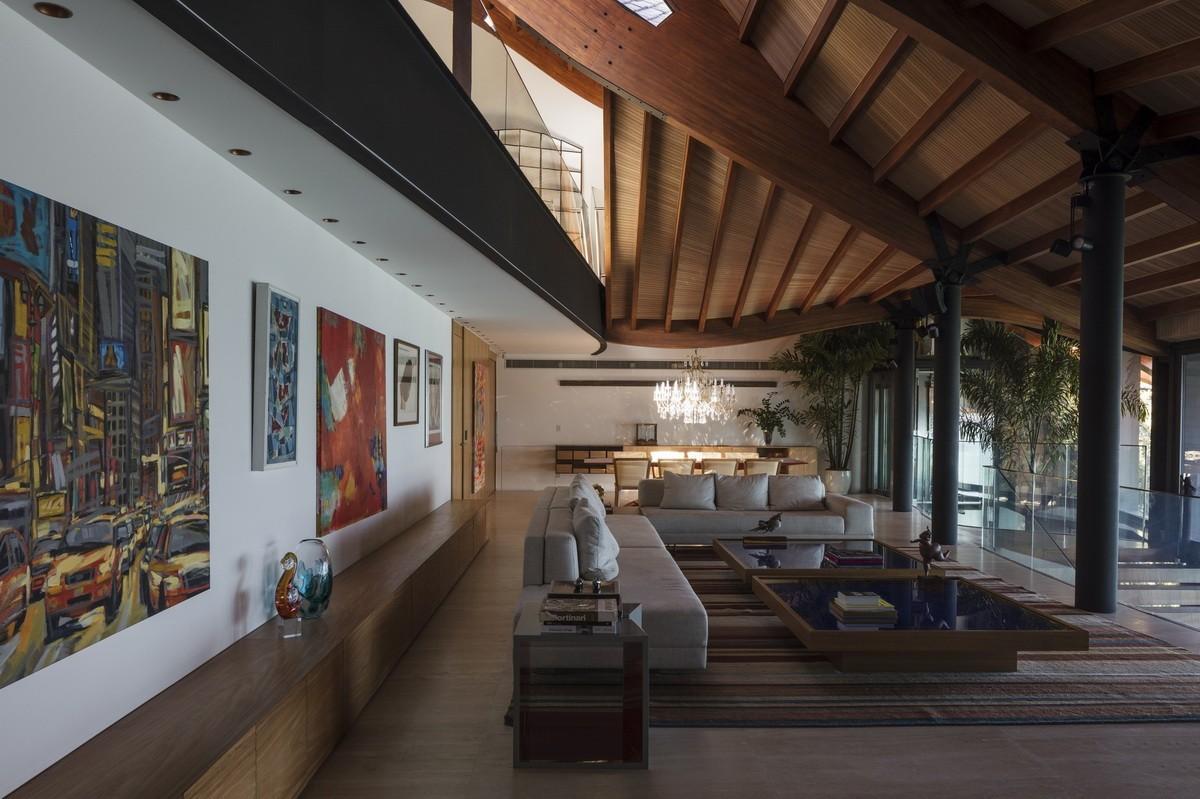 屋顶”浪花“，对望大西洋：巴西波浪住宅 / Mareines Arquitetura