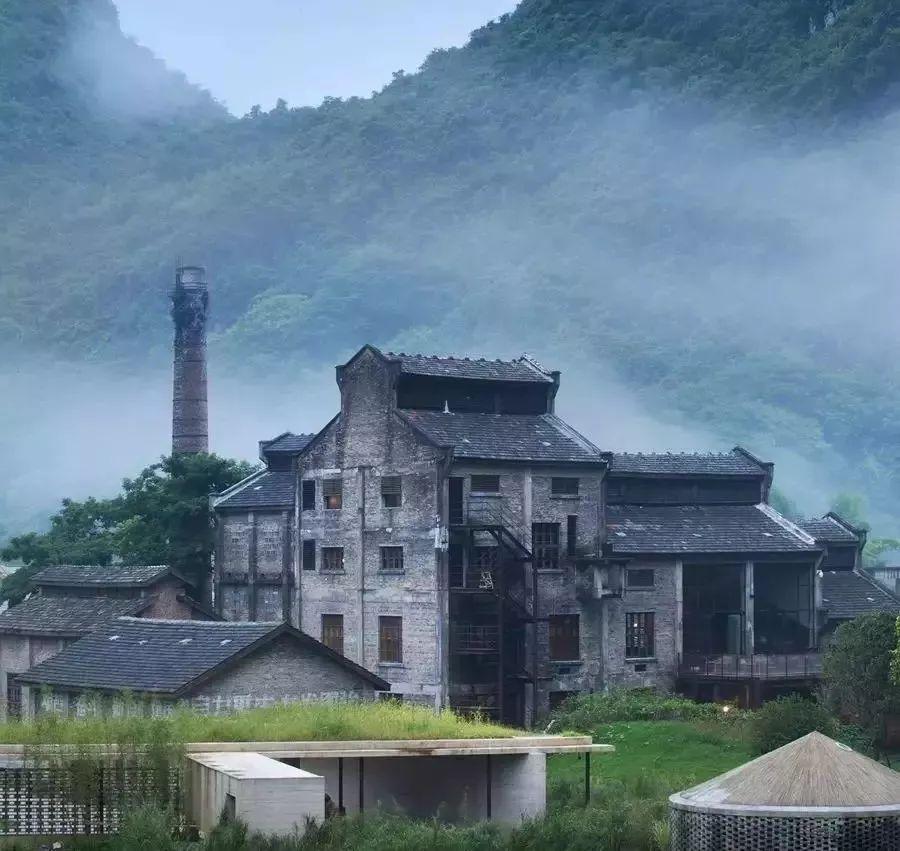 中国建筑师董功获颁法国建筑科学院院士