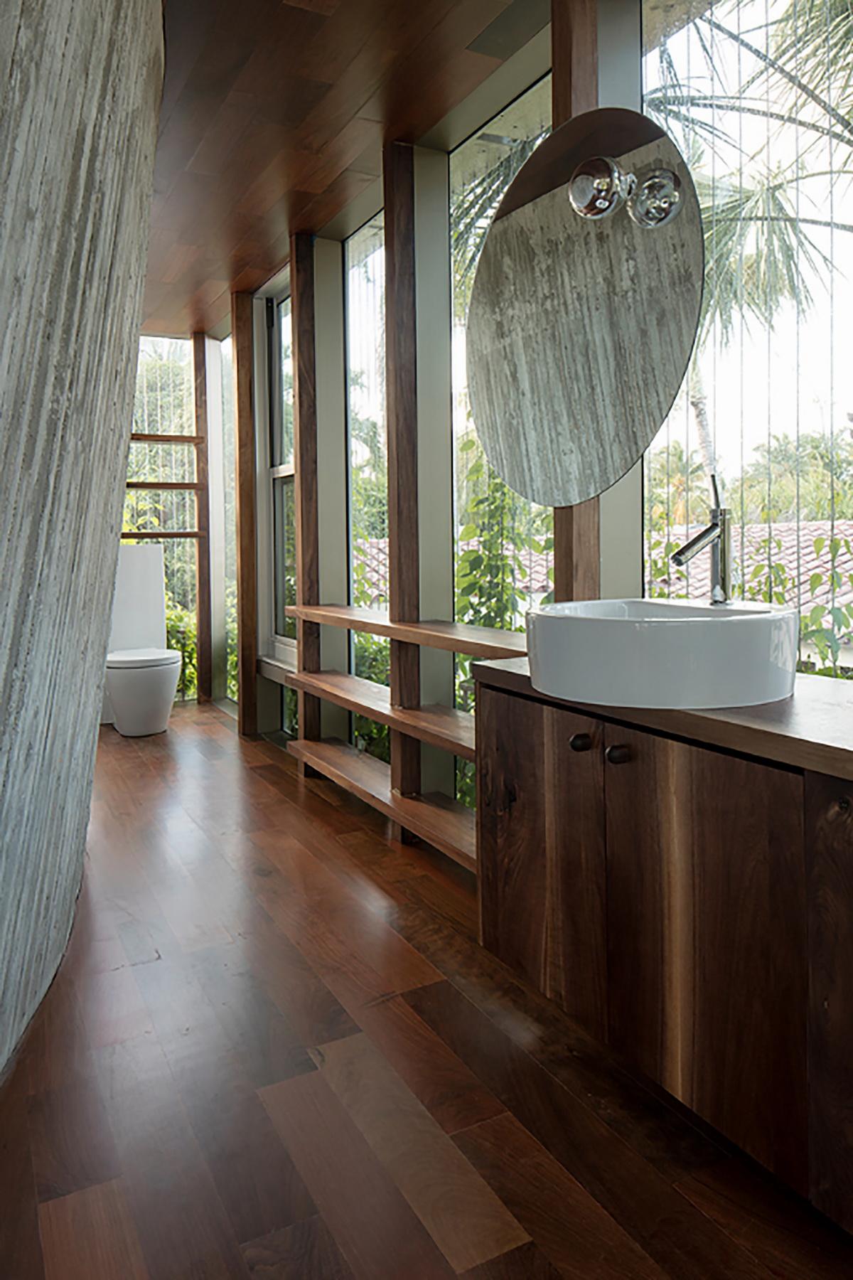 f3_SunPathHouse11BathroomFavorite.jpg
