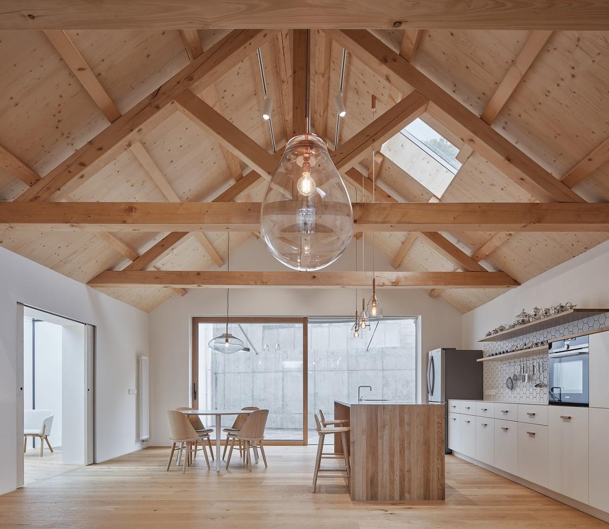 富于童趣的白色小房子：布拉格度假屋 / Atelier 111 Architekti