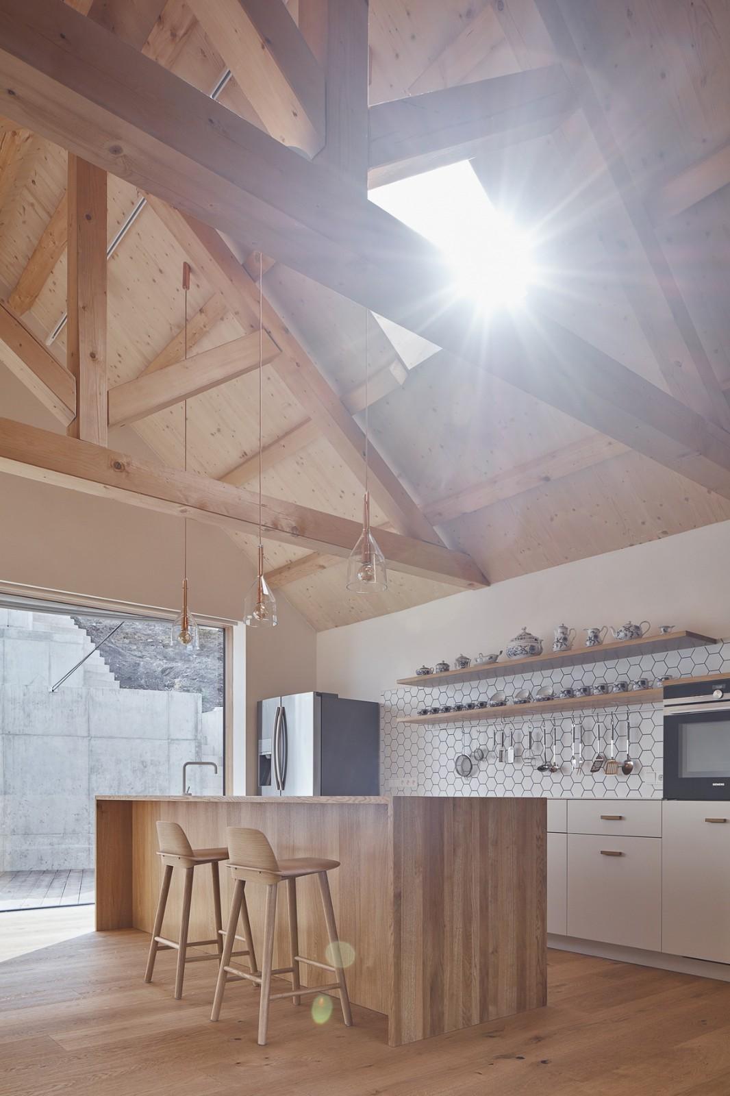 富于童趣的白色小房子：布拉格度假屋 / Atelier 111 Architekti