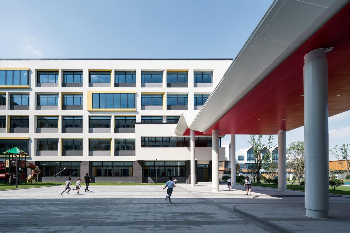 上海青浦协和双语学校 / 上海实现建筑设计事务所