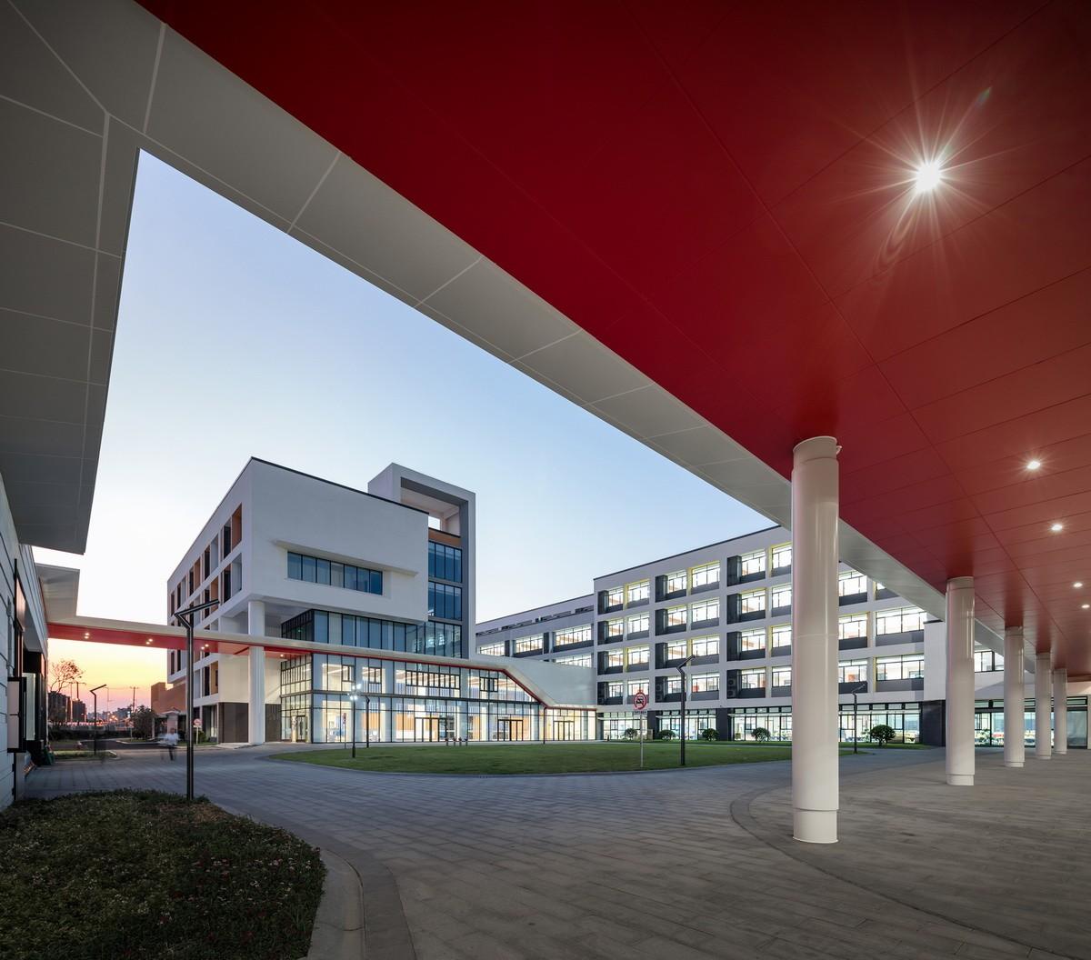 上海青浦协和双语学校 / 上海实现建筑设计事务所