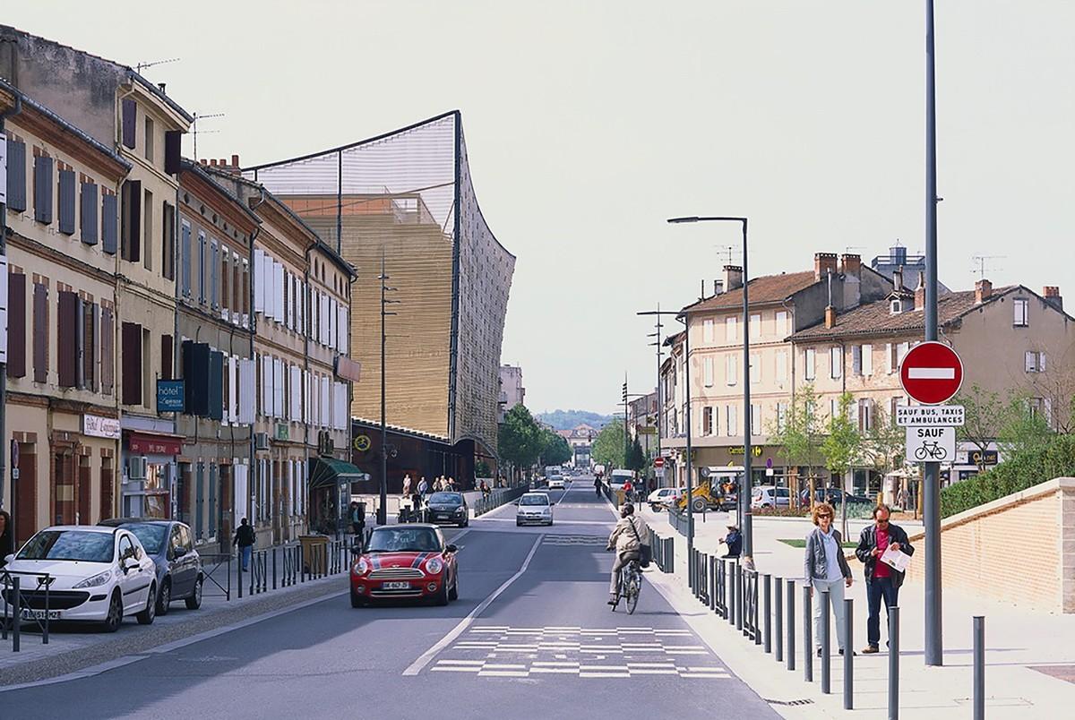 轻遮于空中巨幕之下：阿尔比大剧院 / Dominique Perrault Architecture
