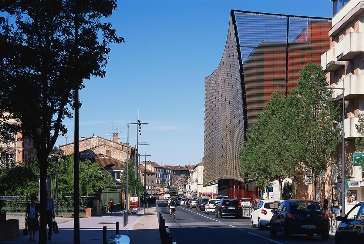 轻遮于空中巨幕之下：阿尔比大剧院 / Dominique Perrault Architecture