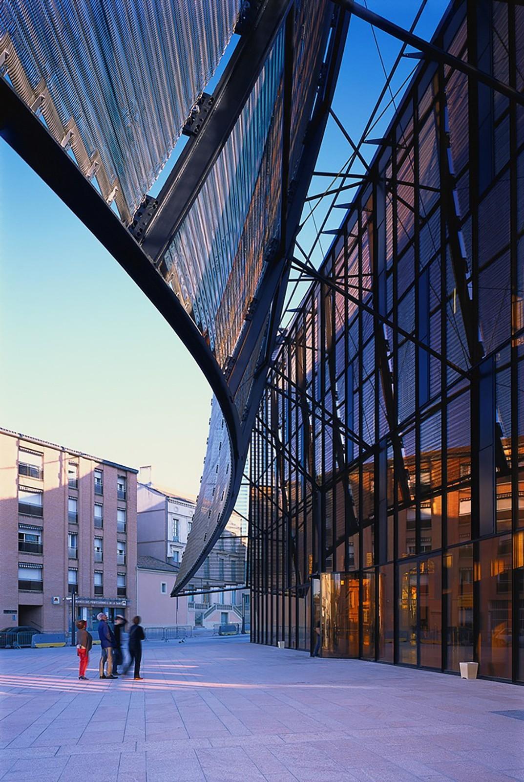 轻遮于空中巨幕之下：阿尔比大剧院 / Dominique Perrault Architecture