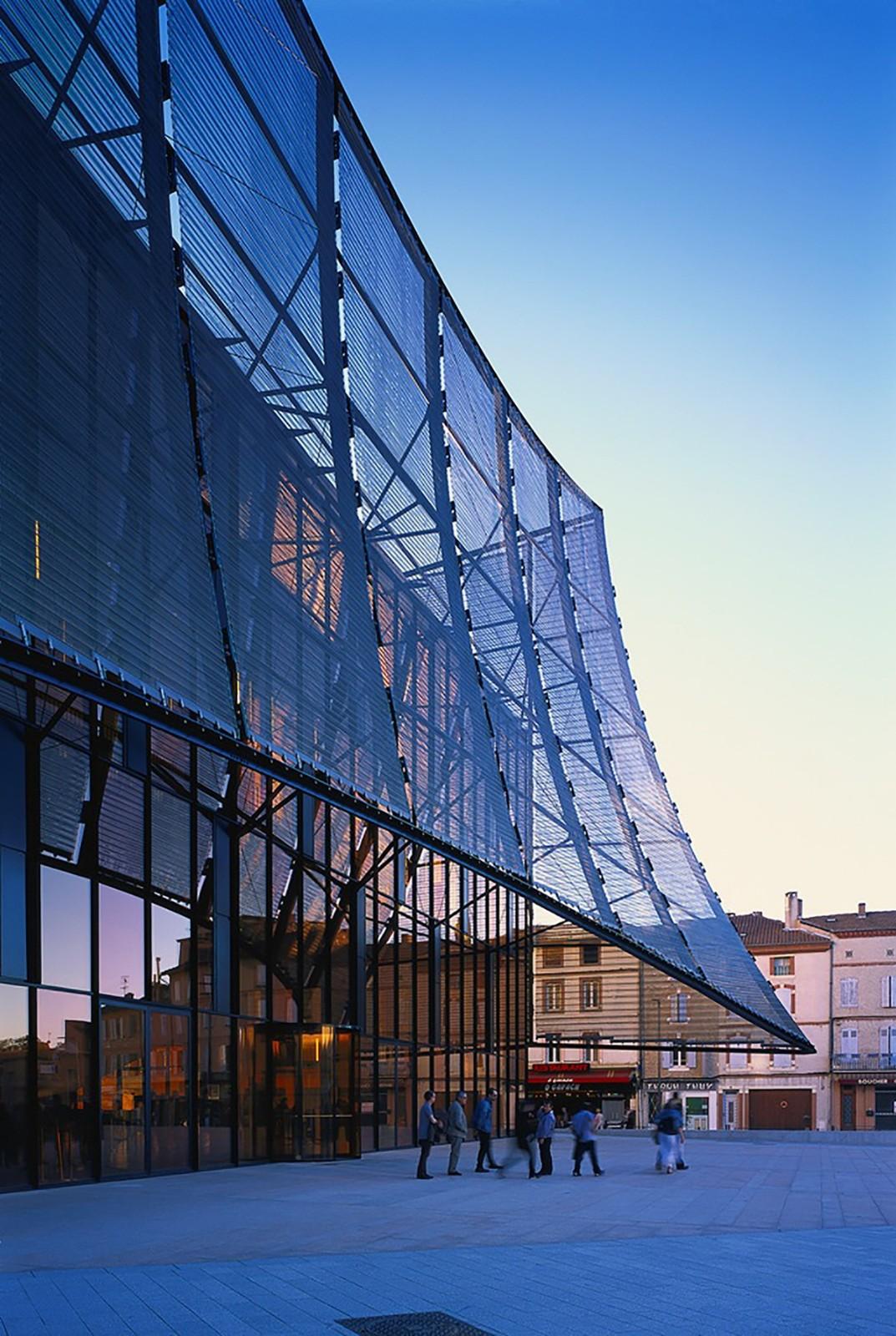 轻遮于空中巨幕之下：阿尔比大剧院 / Dominique Perrault Architecture