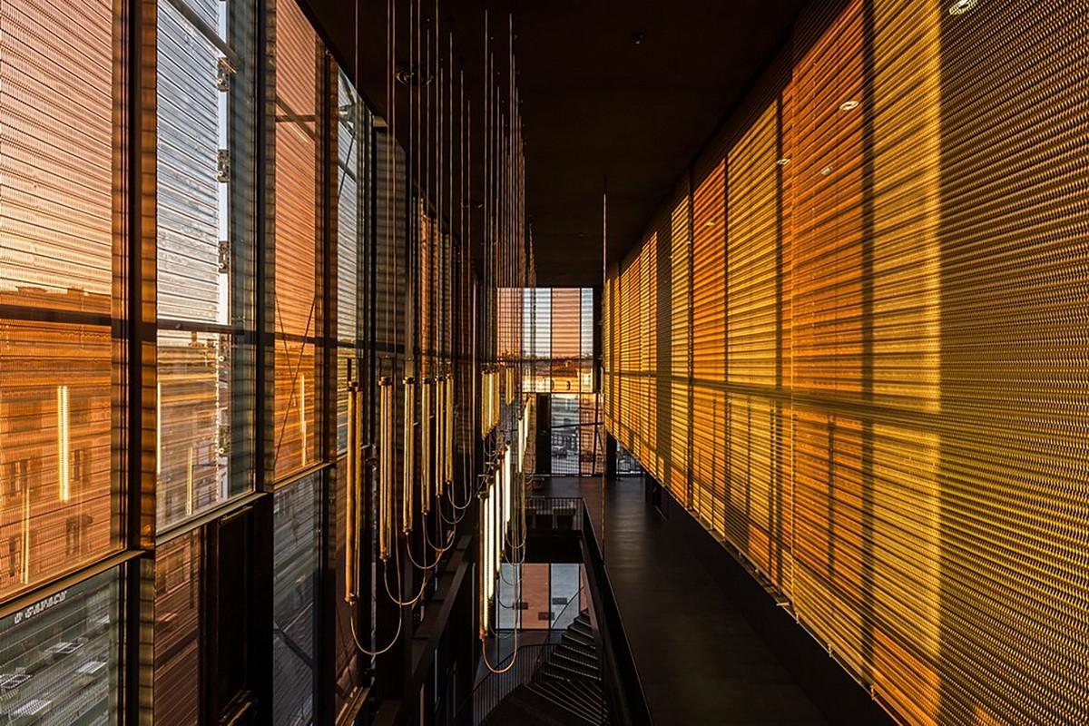 轻遮于空中巨幕之下：阿尔比大剧院 / Dominique Perrault Architecture