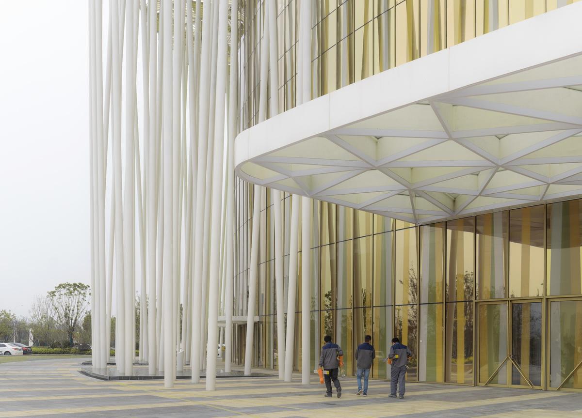“竹林”漫步：无锡太湖剧院 / SCA | Steven Chilton Architects