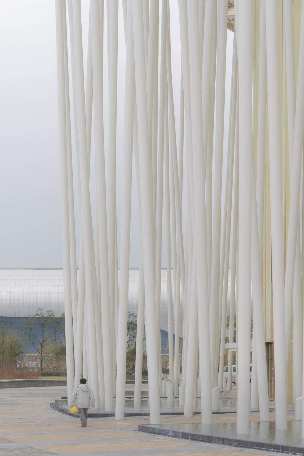 “竹林”漫步：无锡太湖剧院 / SCA | Steven Chilton Architects