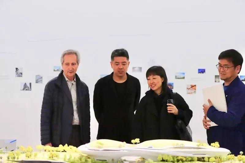 马岩松，一个陌生北京男人在巴黎的登场