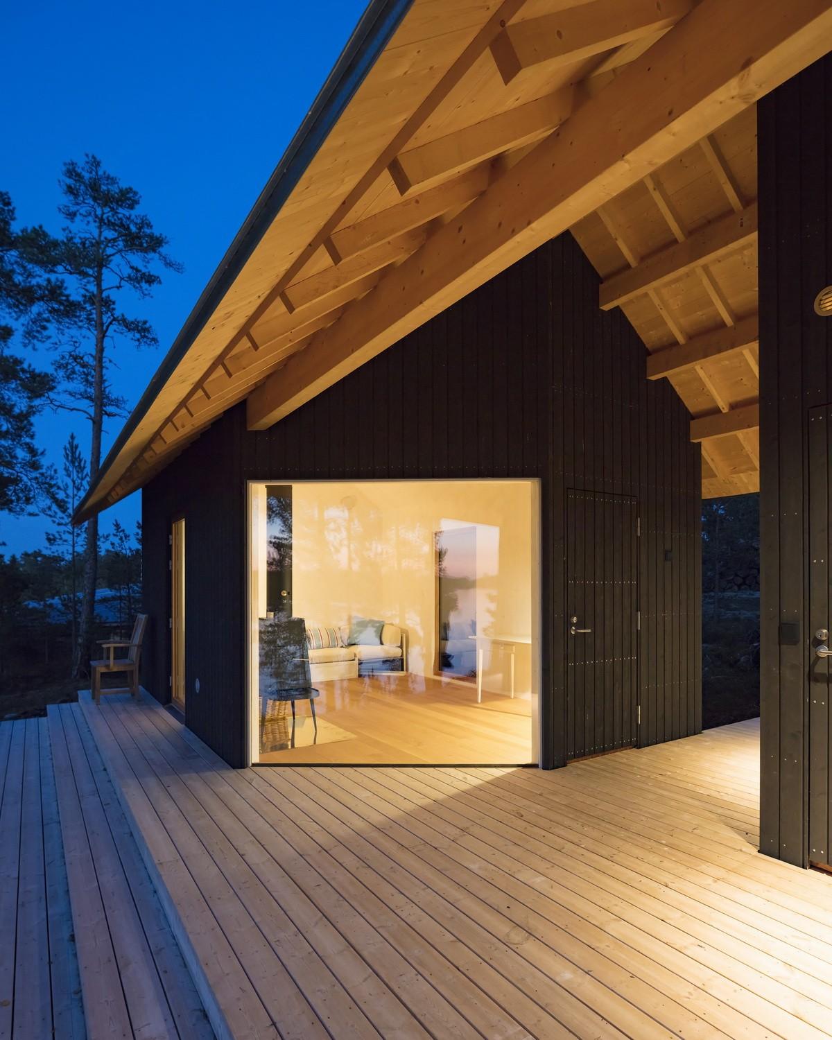 融入海岸，眺望日落：芬兰桑拿旅馆 / Mer Architects