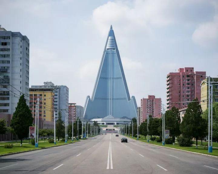 全球最丑十大建筑之首,命运多舛的柳京饭店