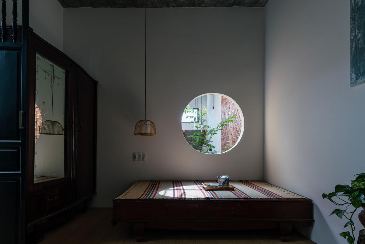 斑驳光影与怀旧记忆的交叠互动：越南KHE住宅 / K.A.N Studio