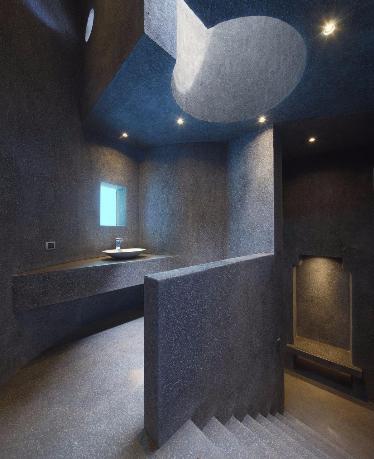 宛如一只岩石雕刻而成的“生活容器”——秘鲁永久住宅 / Longhi Architects