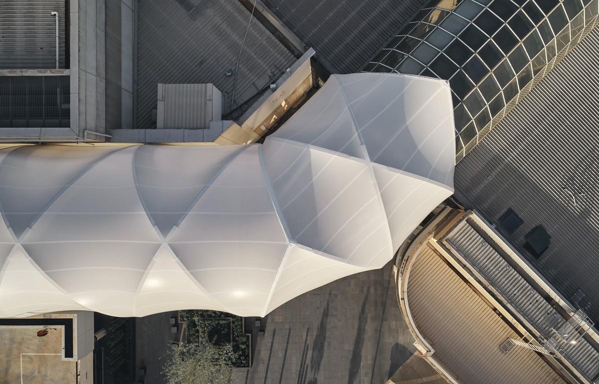 查德斯通拱形新地标：“The Link”步行道 / Make Architects