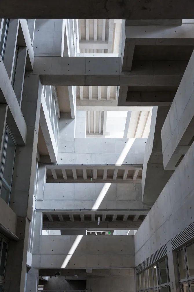 2020年普利兹克建筑奖揭晓：伊冯·法雷尔 & 谢莉·麦克纳马拉