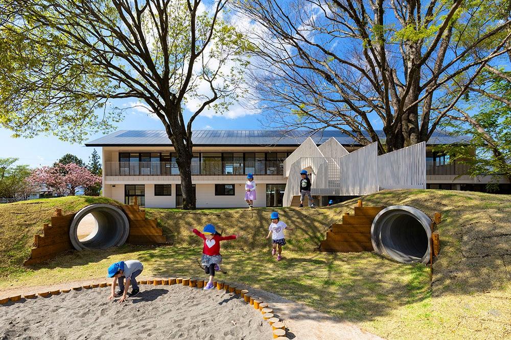 儿童画里的木屋乐园，MRN幼儿园 / HIBINOSEKKEI +日比野设计
