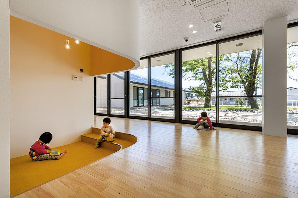 儿童画里的木屋乐园，MRN幼儿园 / HIBINOSEKKEI +日比野设计
