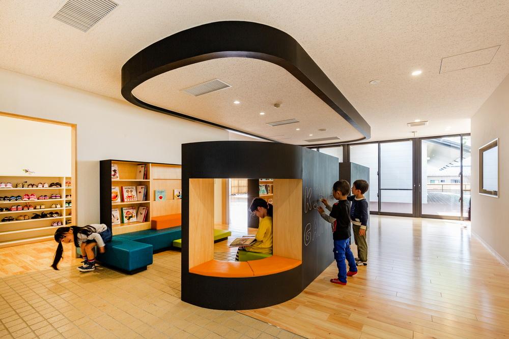 儿童画里的木屋乐园，MRN幼儿园 / HIBINOSEKKEI +日比野设计