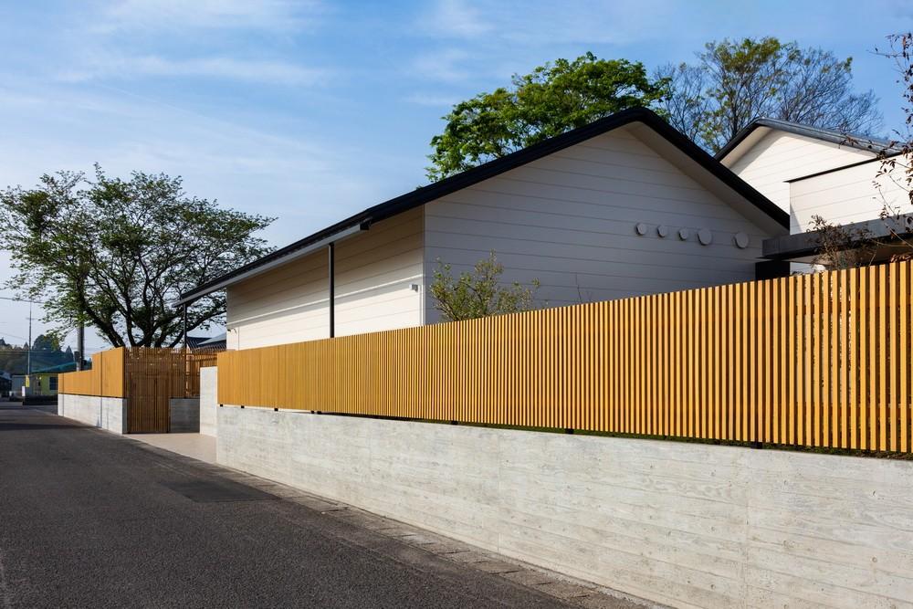 儿童画里的木屋乐园，MRN幼儿园 / HIBINOSEKKEI +日比野设计