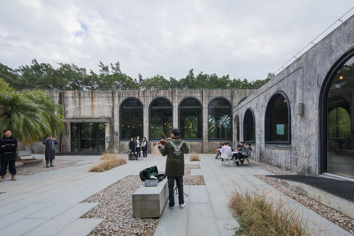 漫步空间的营造——深圳明德学院 / 源计划建筑师事务所