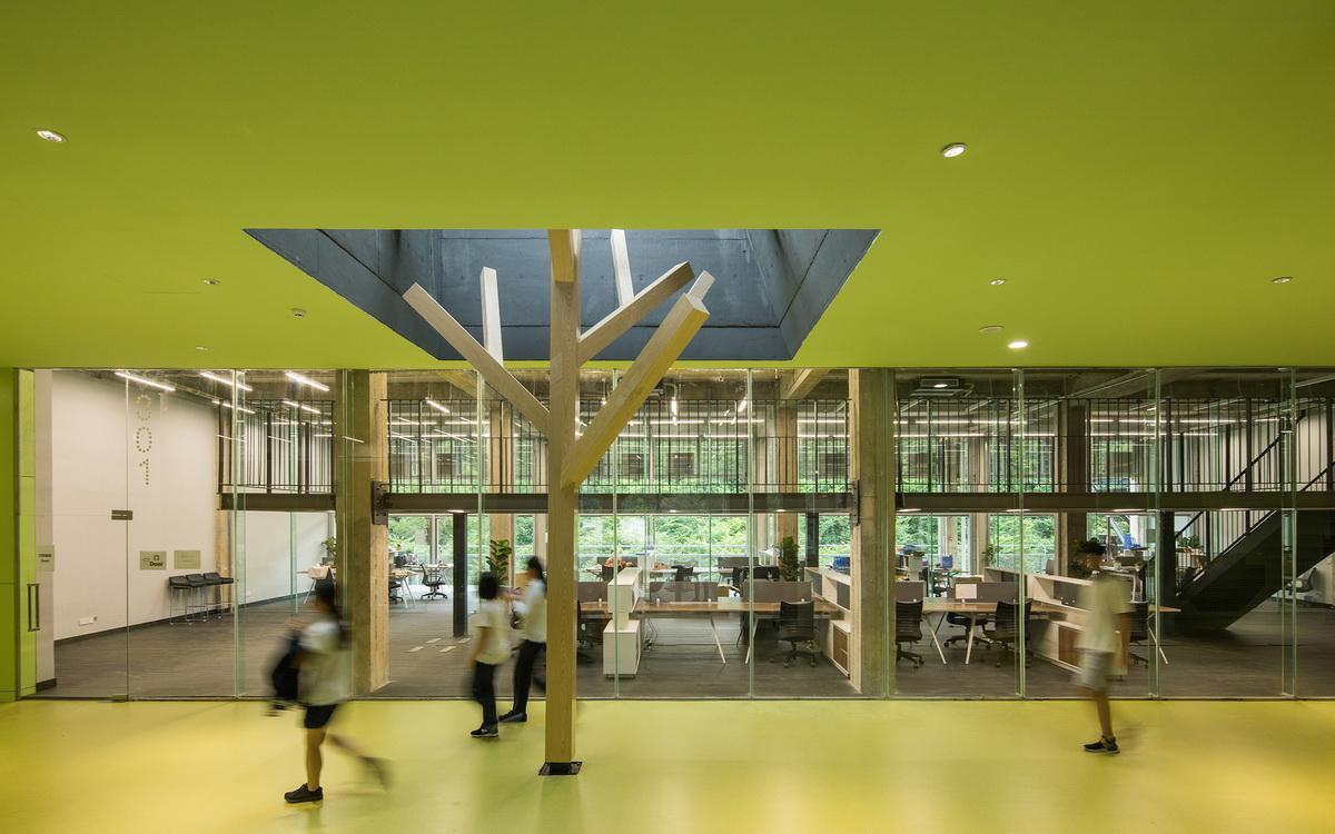 漫步空间的营造——深圳明德学院 / 源计划建筑师事务所