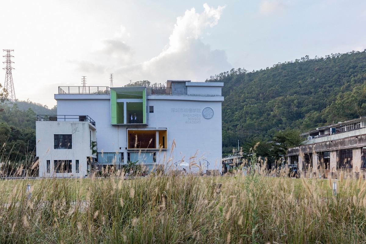 漫步空间的营造——深圳明德学院 / 源计划建筑师事务所