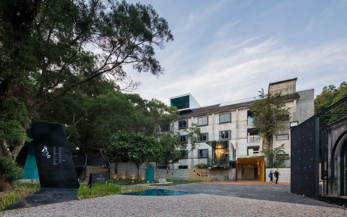 漫步空间的营造——深圳明德学院 / 源计划建筑师事务所