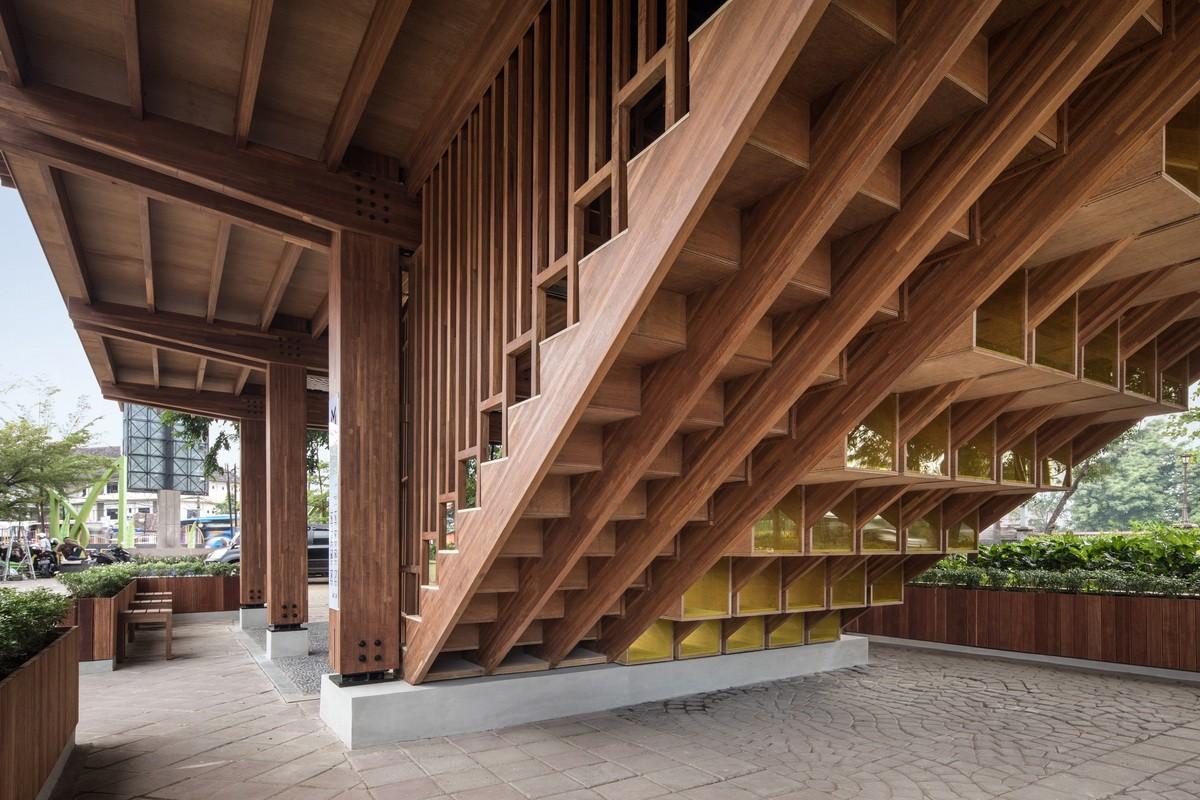 架空的“镂空木盒”，微型图书馆 Warak Kayu