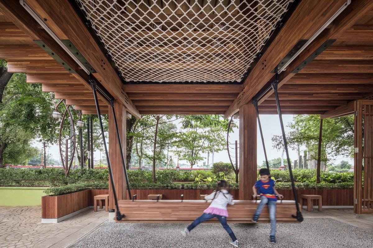 架空的“镂空木盒”，微型图书馆 Warak Kayu