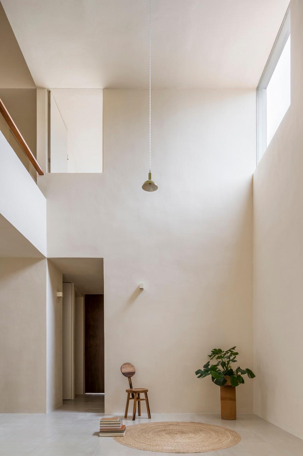 内向外表下营造巧妙诗意：Nizuc 01住宅 / WEWI Studio