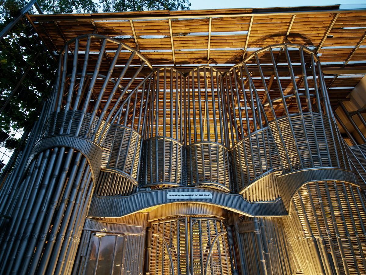 老旧墙檐，爬满了绿——Guha创意园区 / RAW Architecture
