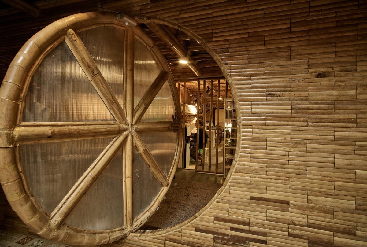 老旧墙檐，爬满了绿——Guha创意园区 / RAW Architecture