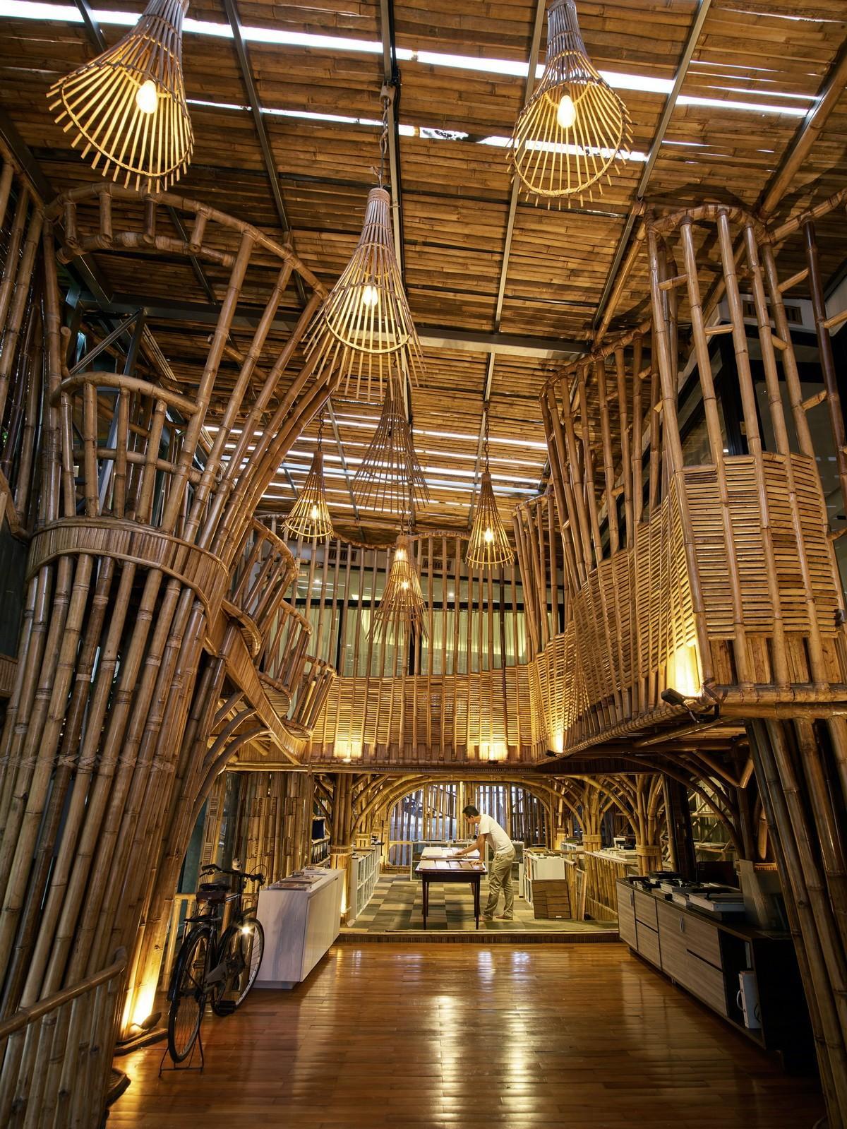老旧墙檐，爬满了绿——Guha创意园区 / RAW Architecture