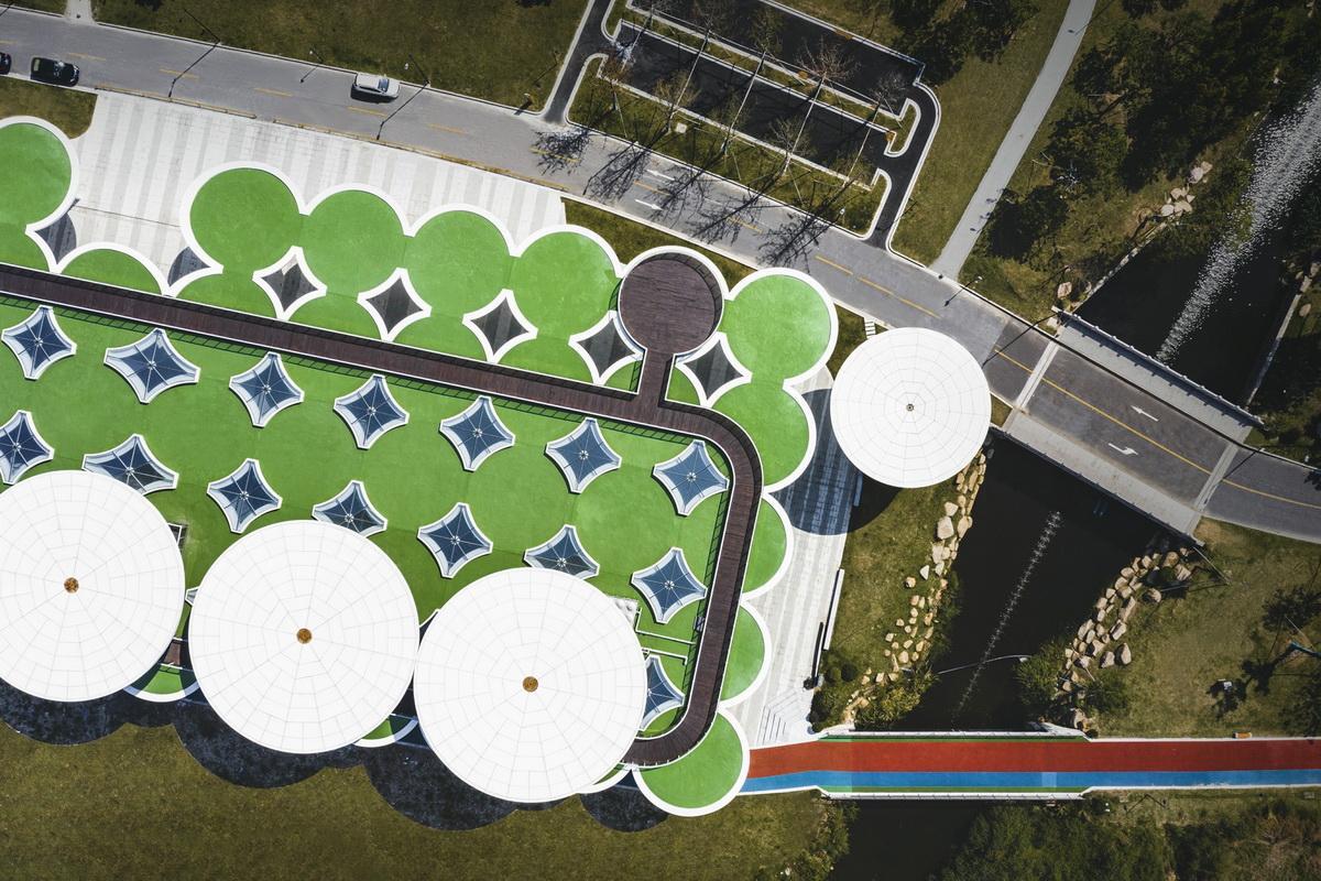 e8_图案形式鲜明的健身中心屋顶【The_roof_of_the_fitness_center_with_distinctive_patterns】_调整大小.jpg