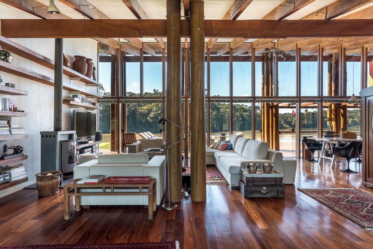 巴西松木屋，木材的传承与再利用 / Canalli Arquitetura