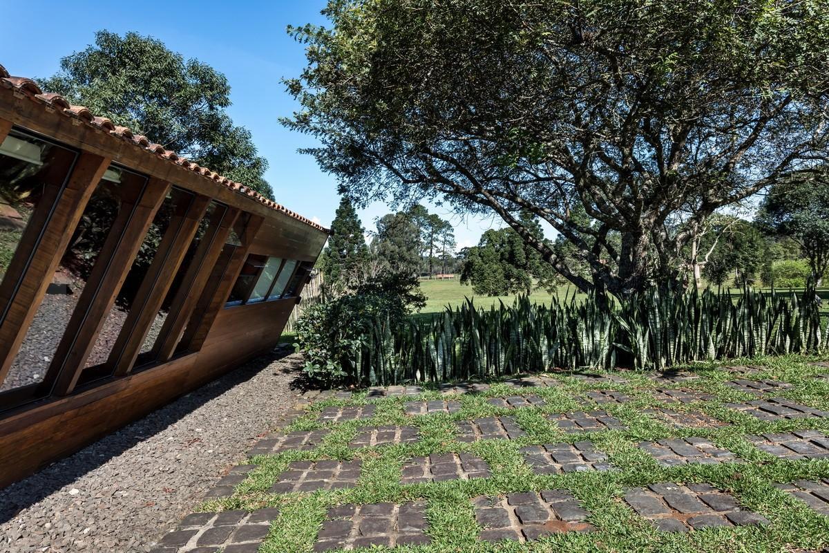 巴西松木屋，木材的传承与再利用 / Canalli Arquitetura