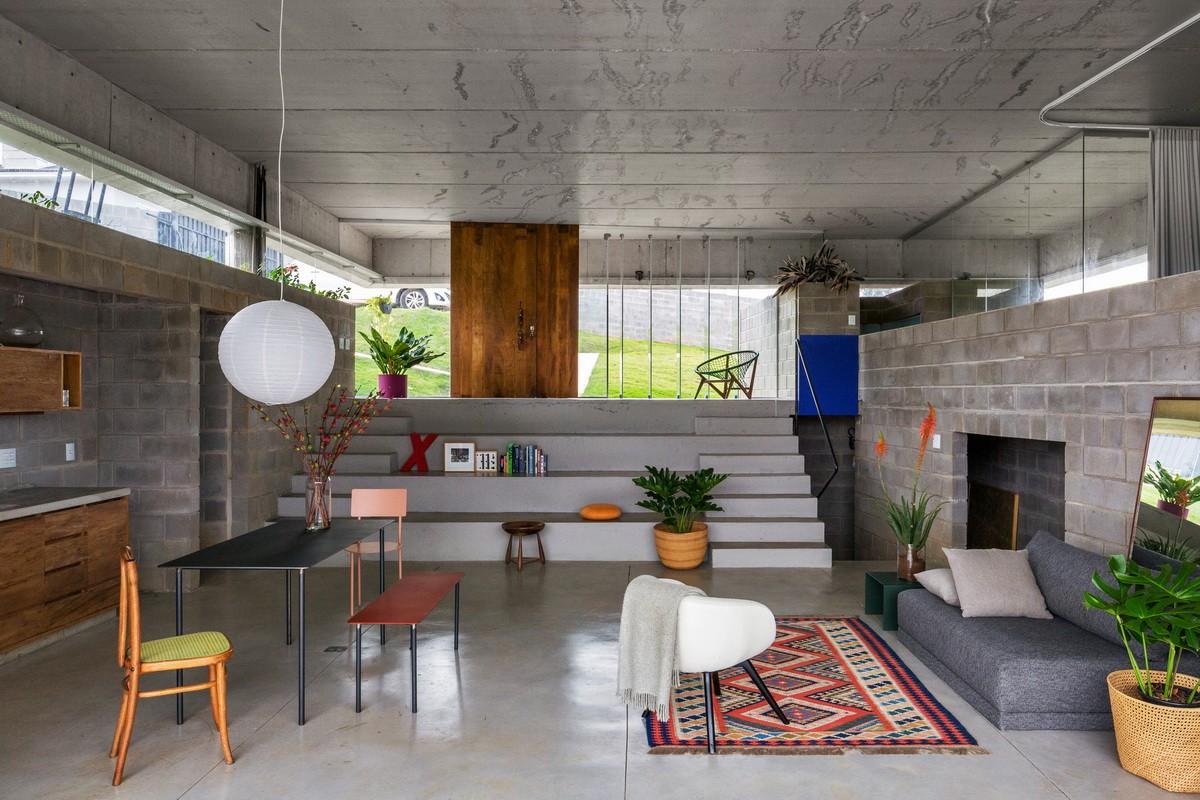 傲娇自我的“小钢帽”，极简朴素的巴西住宅 / Vereda Arquitetos