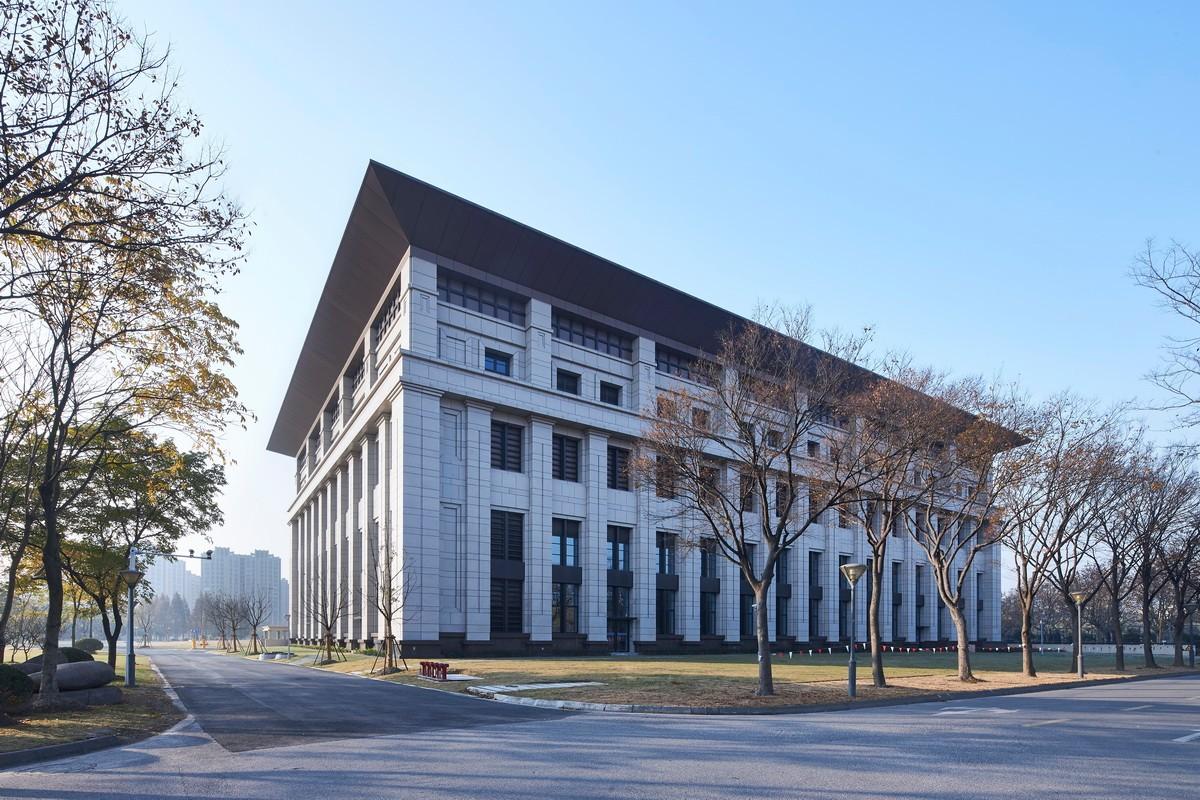 复旦江湾校区新建综合体育馆 / 同济大学建筑设计研究院