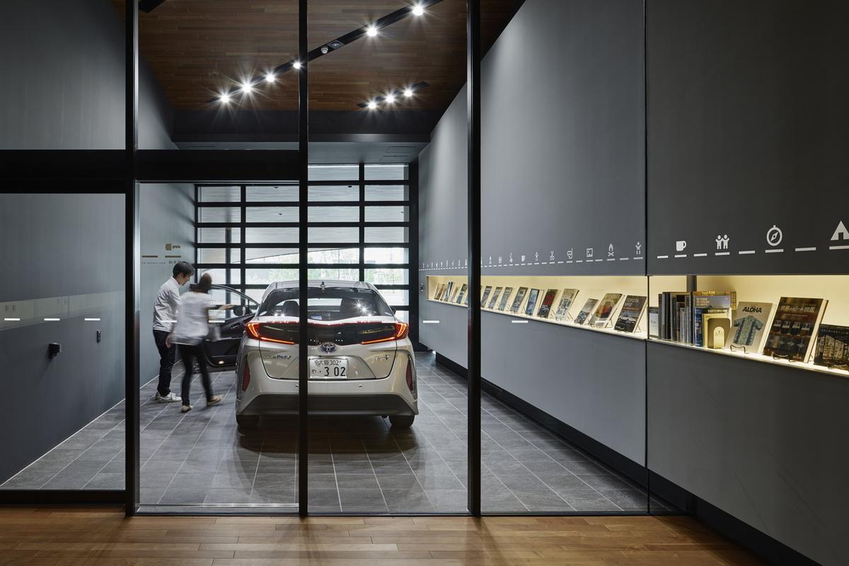 “丰田花冠”新大阪名神茨城展厅 / Takenaka Corporation